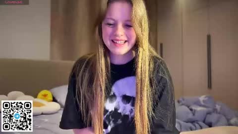 Snapshot of steffi_meoww chatting on June 2, 2026, 12:23 am STEFI Streams every day from 10 PM GTM1 online show from June 2, 2026, 12:23 am