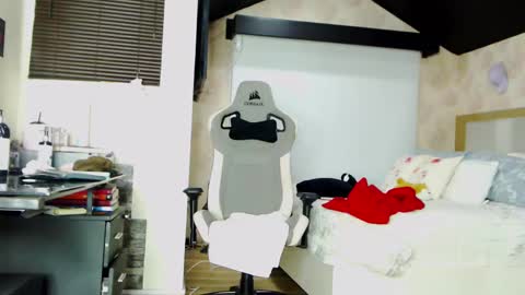 Zuly online show from February 25, 2025, 4:46 am