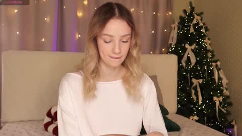 Snapshot of stela_artois chatting on December 10, 2024, 10:28 am My name is Stella Nice to meet you Fav Pattern is 111 boobs are real online show from December 10, 2024, 10:28 am