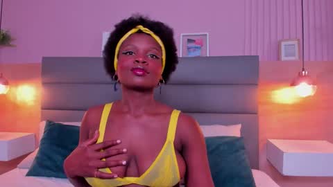 Snapshot of stela_ebony chatting on October 18, 2025, 3:24 pm STELA online show from October 18, 2025, 3:24 pm