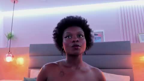 Snapshot of stela_ebony chatting on October 19, 2025, 1:45 pm STELA online show from October 19, 2025, 1:45 pm