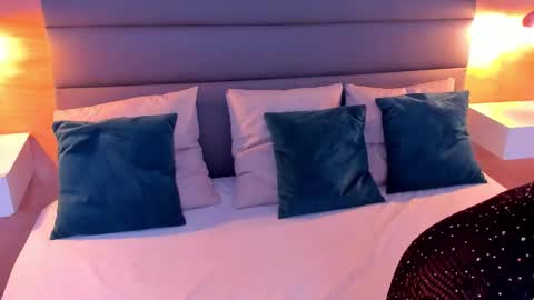 Snapshot of stela_ebony chatting on October 31, 2025, 6:42 pm STELA online show from October 31, 2025, 6:42 pm