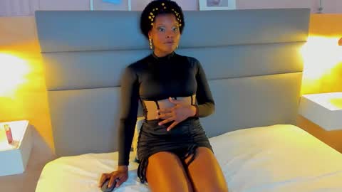 Snapshot of stela_ebony chatting on November 4, 2025, 8:19 pm STELA online show from November 4, 2025, 8:19 pm