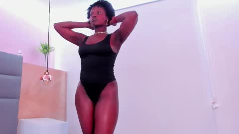 Snapshot of stela_ebony chatting on November 25, 2025, 6:19 pm STELA online show from November 25, 2025, 6:19 pm