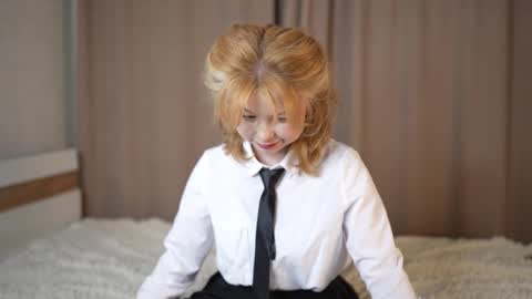 Snapshot of stela_vanila chatting on October 4, 2025, 1:14 am Stella online show from October 4, 2025, 1:14 am