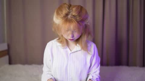 Snapshot of stela_vanila chatting on October 4, 2025, 11:25 pm Stella online show from October 4, 2025, 11:25 pm