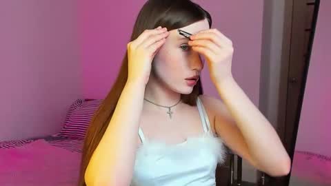 Snapshot of stella_sunny chatting on October 22, 2025, 6:18 pm stella_sunny online show from October 22, 2025, 6:18 pm