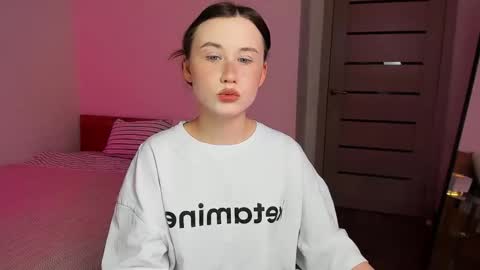 Snapshot of stella_sunny chatting on November 2, 2025, 12:46 am stella_sunny online show from November 2, 2025, 12:46 am