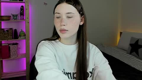 stella_sunny online show from April 28, 2026, 11:54 pm