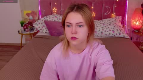 Snapshot of stellahaart chatting on December 19, 2025, 7:59 am Stella 3 online show from December 19, 2025, 7:59 am