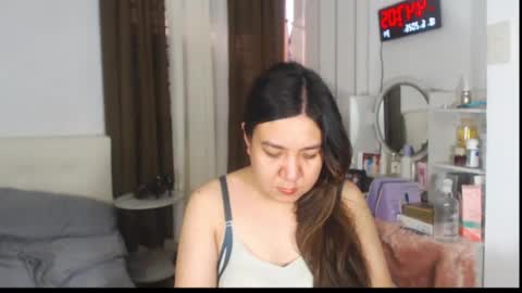 Snapshot of stellahugets chatting on June 18, 2026, 8:47 am Stella online show from June 18, 2026, 8:47 am