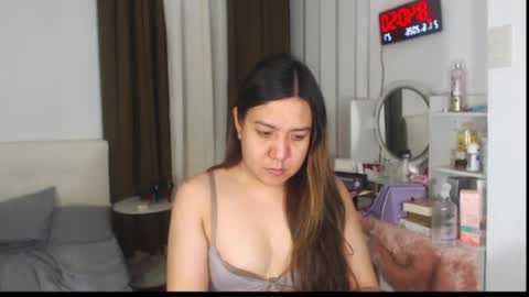 Snapshot of stellahugets chatting on June 21, 2026, 12:41 pm Stella online show from June 21, 2026, 12:41 pm