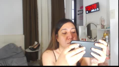 Snapshot of stellahugets chatting on June 25, 2026, 12:54 am Stella online show from June 25, 2026, 12:54 am