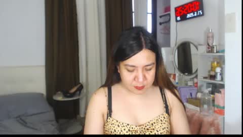 Snapshot of stellahugets chatting on June 27, 2026, 2:05 am Stella online show from June 27, 2026, 2:05 am