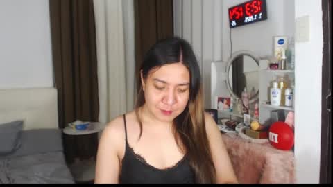 Snapshot of stellahugets chatting on July 6, 2026, 4:31 pm Stella online show from July 6, 2026, 4:31 pm