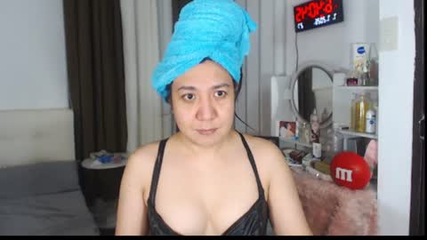 Snapshot of stellahugets chatting on July 7, 2026, 10:41 am Stella online show from July 7, 2026, 10:41 am