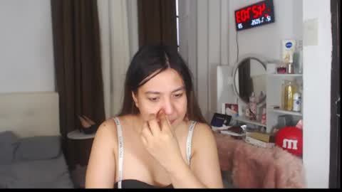 Snapshot of stellahugets chatting on July 12, 2026, 8:27 am Stella online show from July 12, 2026, 8:27 am