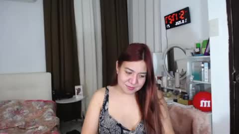 Snapshot of stellahugets chatting on August 6, 2026, 9:17 pm Stella online show from August 6, 2026, 9:17 pm