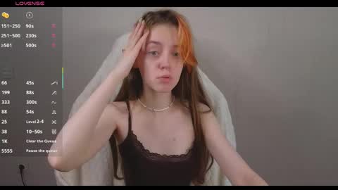 Snapshot of stellamontis chatting on June 1, 2026, 4:47 am Stella online show from June 1, 2026, 4:47 am