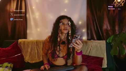 stellart_ online show from April 30, 2026, 1:12 am