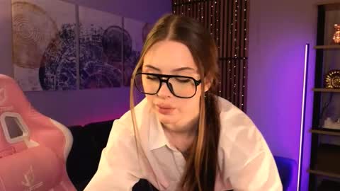 Snapshot of stellary_shy chatting on February 3, 2026, 8:58 pm Stellary online show from February 3, 2026, 8:58 pm