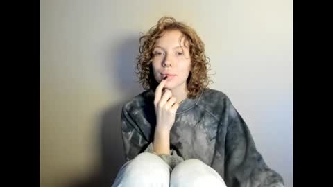 Snapshot of stellaswen chatting on November 28, 2025, 12:41 pm S T E L L A online show from November 28, 2025, 12:41 pm