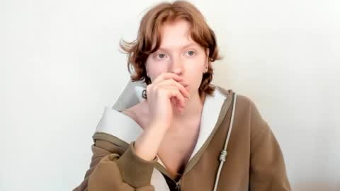 S T E L L A online show from February 5, 2026, 8:19 am