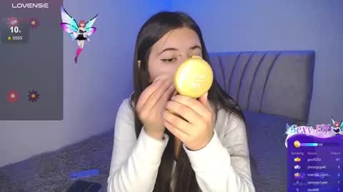 Snapshot of stepha_sweet chatting on December 11, 2024, 1:58 am Emma online show from December 11, 2024, 1:58 am