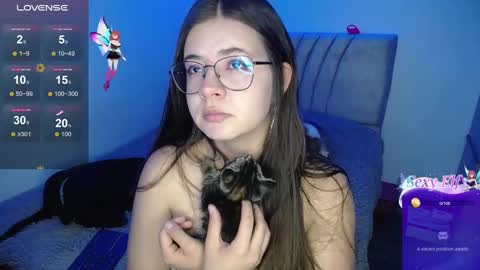 Snapshot of stepha_sweet chatting on December 19, 2024, 8:55 pm Emma online show from December 19, 2024, 8:55 pm