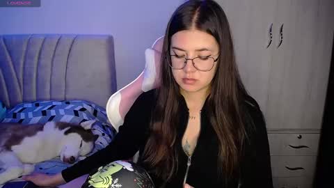 Snapshot of stepha_sweet chatting on December 23, 2024, 4:12 am Emma online show from December 23, 2024, 4:12 am