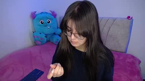 Snapshot of stepha_sweet chatting on February 4, 2025, 4:18 pm Emma online show from February 4, 2025, 4:18 pm