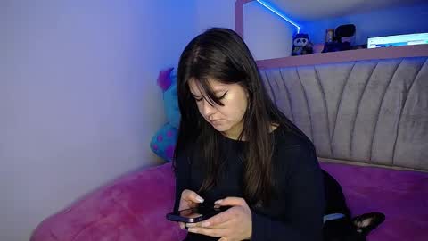 Snapshot of stepha_sweet chatting on February 5, 2025, 2:29 am Emma online show from February 5, 2025, 2:29 am