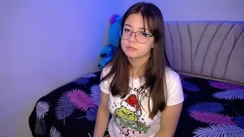 Snapshot of stepha_sweet chatting on February 8, 2025, 2:47 am Emma online show from February 8, 2025, 2:47 am