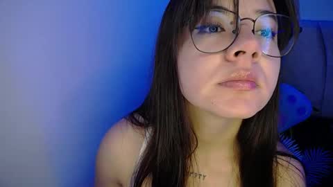 Snapshot of stepha_sweet chatting on February 9, 2025, 5:19 am Emma online show from February 9, 2025, 5:19 am