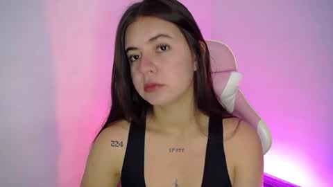 Snapshot of stepha_sweet chatting on October 24, 2025, 5:37 am Emma online show from October 24, 2025, 5:37 am