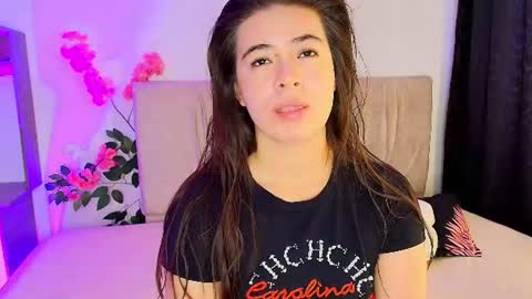 Snapshot of stepha_sweet chatting on July 4, 2026, 12:33 pm Emma online show from July 4, 2026, 12:33 pm