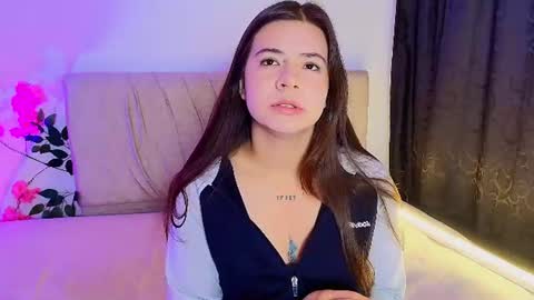 Snapshot of stepha_sweet chatting on July 7, 2026, 5:10 am Emma online show from July 7, 2026, 5:10 am