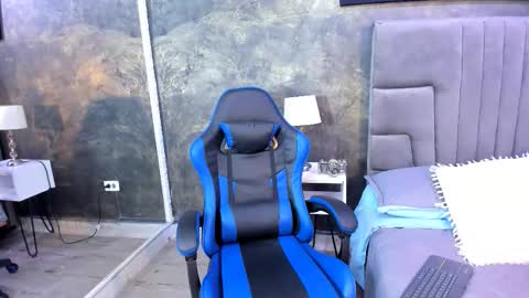 Stephane Rouss online show from September 15, 2025, 10:43 pm