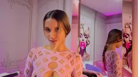 Snapshot of stephani_sweet chatting on June 14, 2026, 10:45 pm Stefff online show from June 14, 2026, 10:45 pm