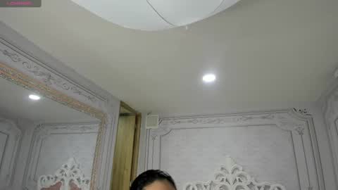 Snapshot of stephania_diamond chatting on February 12, 2025, 2:24 am online show from February 12, 2025, 2:24 am