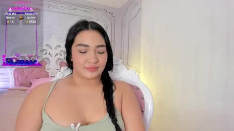 Snapshot of stephania_diamond chatting on February 12, 2025, 5:26 am online show from February 12, 2025, 5:26 am