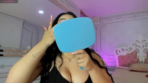 Snapshot of stephania_diamond chatting on February 15, 2025, 2:47 am online show from February 15, 2025, 2:47 am