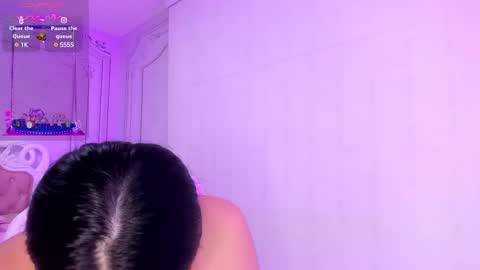 Snapshot of stephania_diamond chatting on February 20, 2025, 1:03 am online show from February 20, 2025, 1:03 am