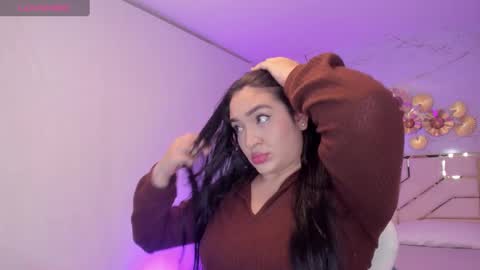 Snapshot of stephania_diamond chatting on March 4, 2025, 2:06 am online show from March 4, 2025, 2:06 am