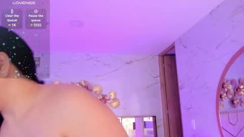 Snapshot of stephania_diamond chatting on March 5, 2025, 5:07 am online show from March 5, 2025, 5:07 am