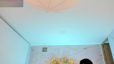 Snapshot of stephania_diamond chatting on March 7, 2025, 2:15 am online show from March 7, 2025, 2:15 am