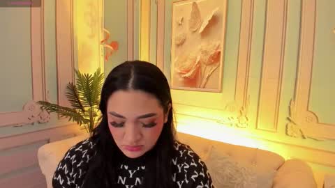 Snapshot of stephania_diamond chatting on November 16, 2025, 1:22 am online show from November 16, 2025, 1:22 am