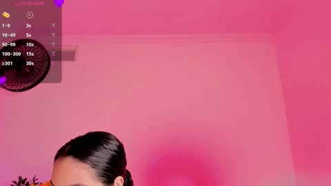 Snapshot of stephania_diamond chatting on February 19, 2026, 2:18 am online show from February 19, 2026, 2:18 am