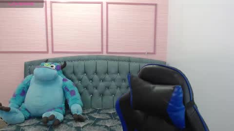 Snapshot of stephania_t chatting on January 28, 2025, 10:23 am Stephania online show from January 28, 2025, 10:23 am