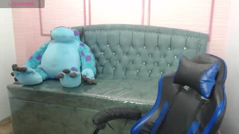 Snapshot of stephania_t chatting on February 13, 2025, 10:23 am Stephania online show from February 13, 2025, 10:23 am